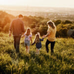 ウクライナの伝統衣装とテーブルウェアが問いかける「HOME」の意味 width=