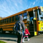 Busing（強制バス通学）とは・意味 width=