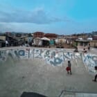 スケートする。スラムが変わる。ウガンダの貧困集落で羽ばたく子供たち