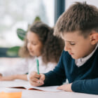 IT先進国スウェーデン、学校で「紙と鉛筆のアナログ教育」に戻る計画を発表