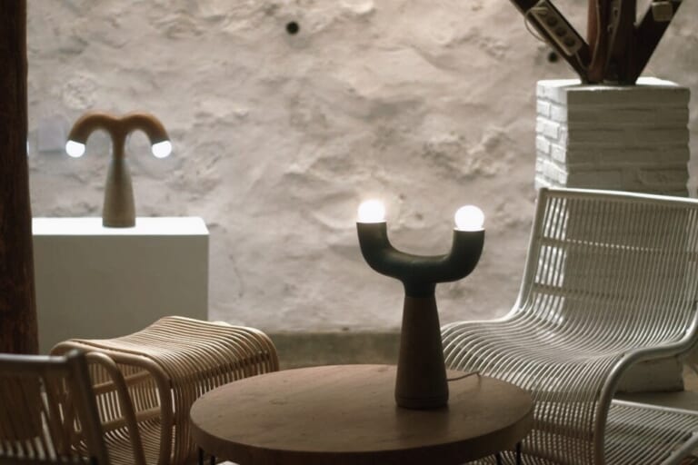 牛糞からできた家具