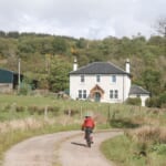 環境活動家の夫婦が運営するスコットランドのファームハウスで、自分と自然を再生する width=
