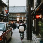 住んでよし、訪れてよし。地域にも観光客にもGOODなオーバーツーリズム対策とは？国内事例4選 width=