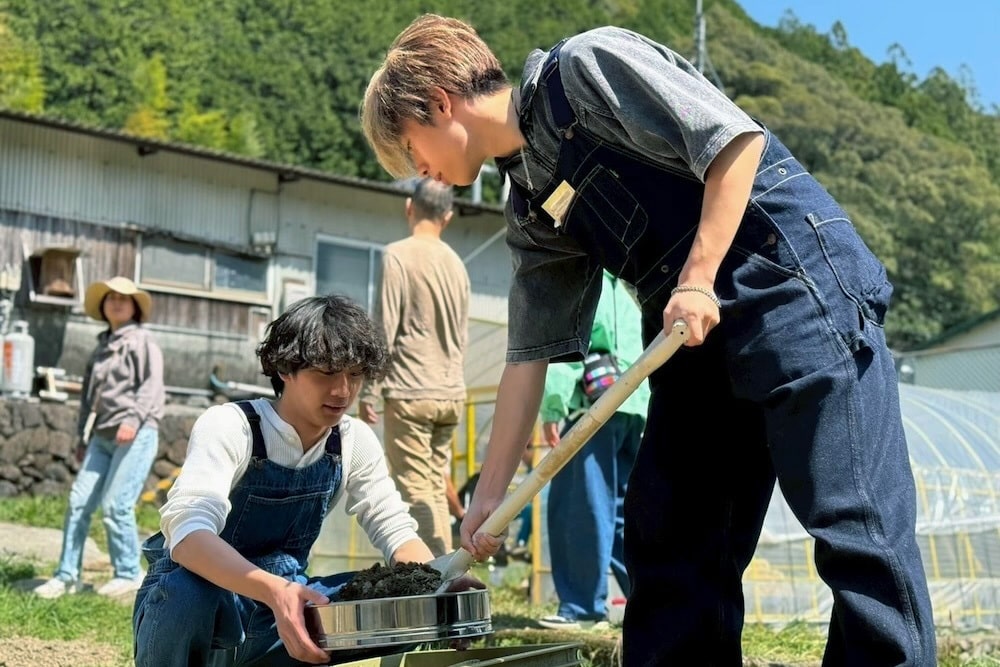 自然界から「生きる」を学ぶ。愛媛に生まれた通信制高校・あめつち学舎 width=
