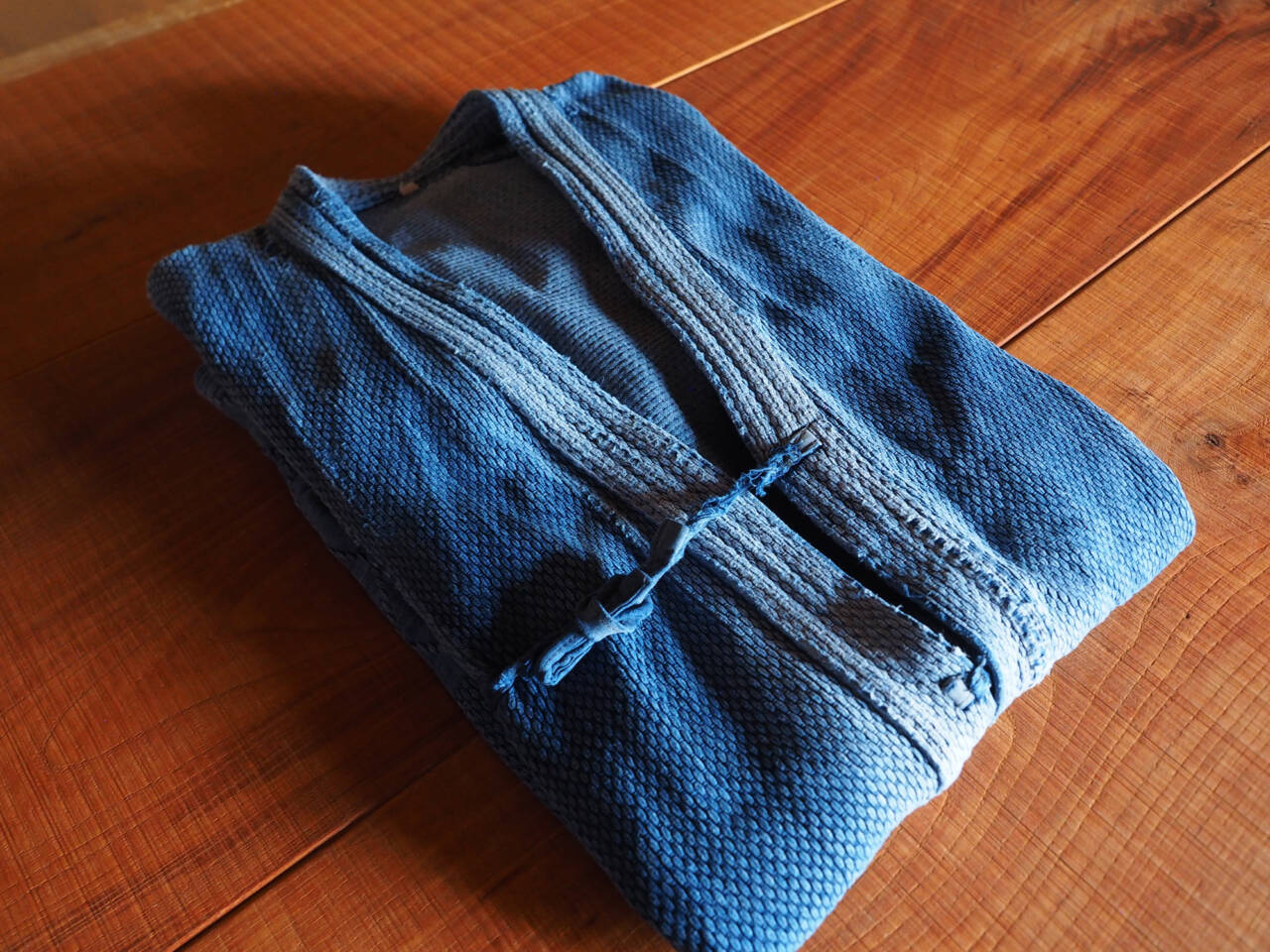藍で染められたもの