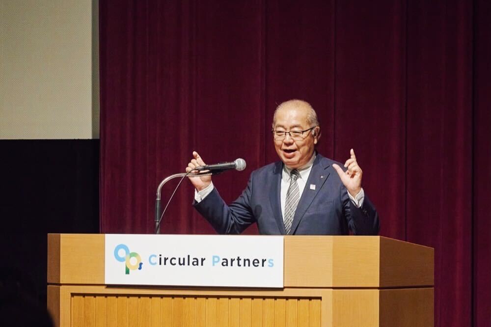 富山県知事 新田 八朗氏