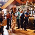 オフピークの店舗を無償で市民に解放。オランダ企業が取り組む地域コミュニティ作り