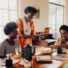 ただ「労わる」のではない。新たな視点をもたらすウェルビーイングの実践5選【2025年ハイライト】