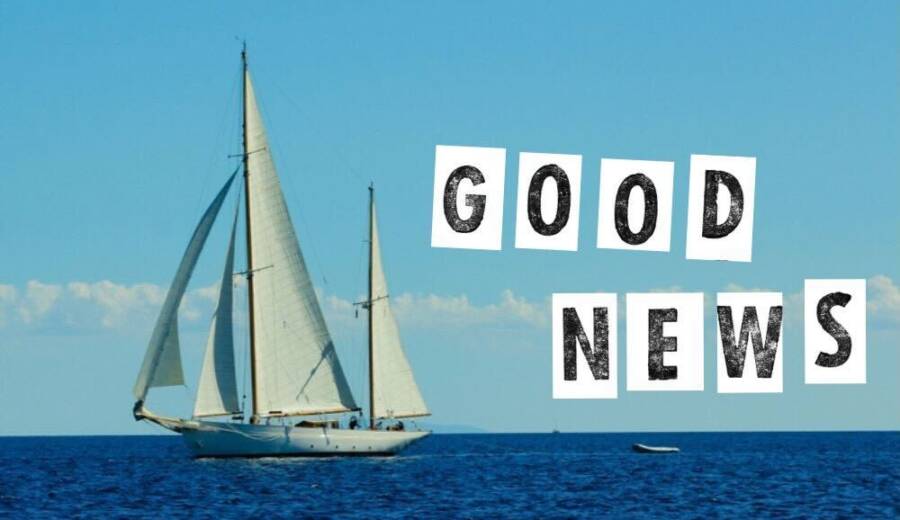 海に浮かぶ帆船