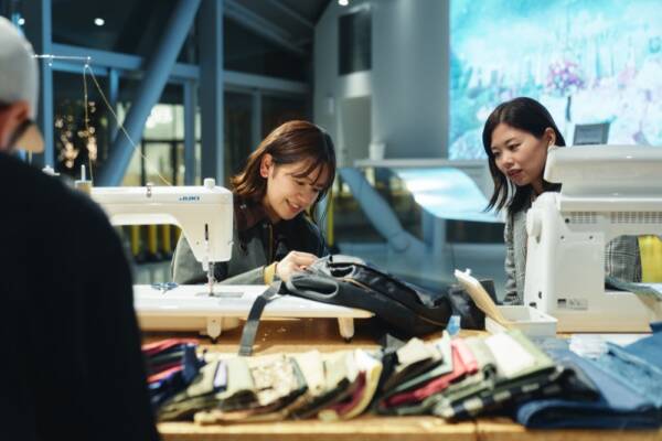 リペアラーと交流する参加者