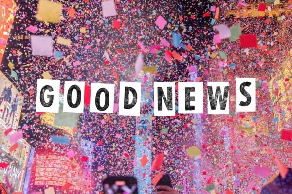 NYタイムズスクエアの紙吹雪