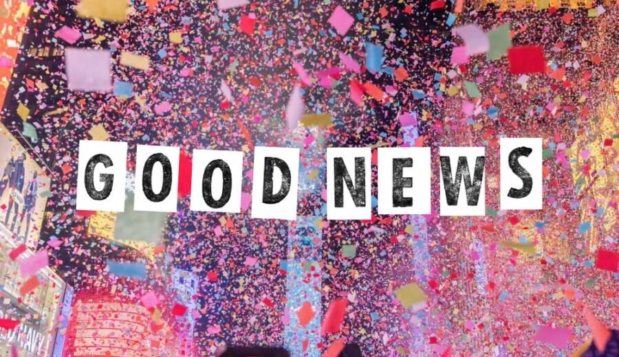 NYタイムズスクエアの紙吹雪