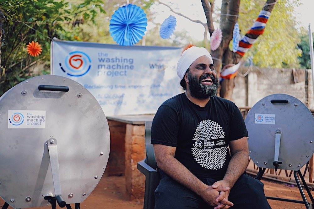 ハンドルを回すだけの洗濯機、なぜ重宝？学びと仕事の機会を奪う“隠れた重労働”からの解放へ width=