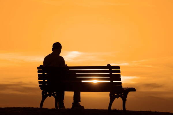 自然の中にいる旅人