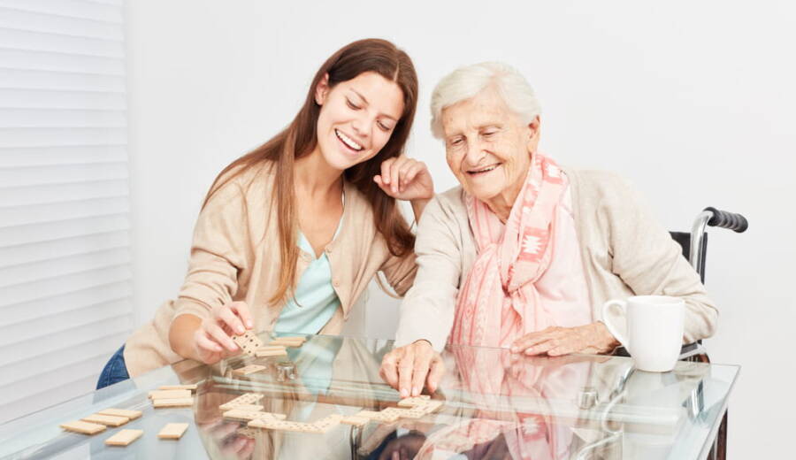 おばあさんと若者