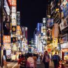 「孤独のインフラ」は都市の希望か。フェミニスト・シティの視点で東京の夜を歩く