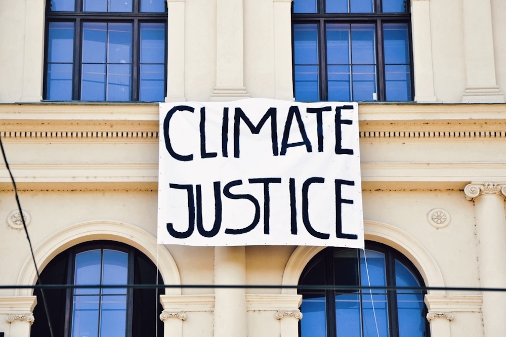 戦争と植民地主義がつくる気候危機。見えない排出の構造を問う width=