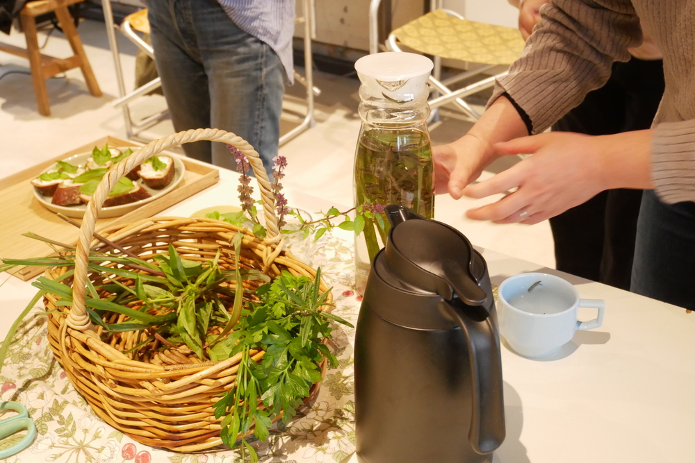 とれたてのハーブを使ったハーブウォーター